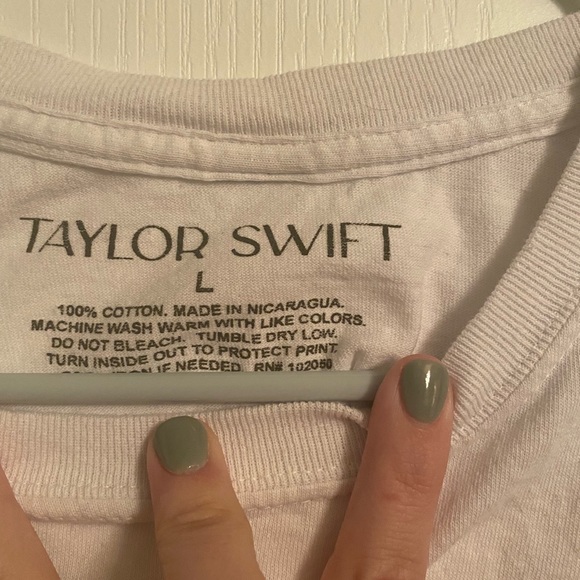 Fearless (Taylor’s Version) Album Tee - Picture 4 of 5